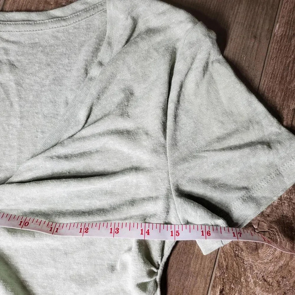 NWT a new day Green V-Neck Twist Front Blouse Top Size X-Small XS - Picture 8 of 12